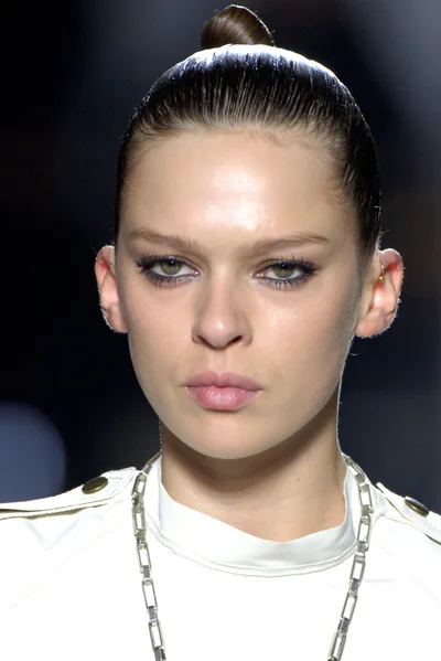Look 14